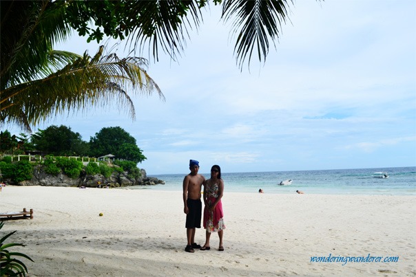 Lovers in Alona Beach Bohol