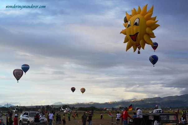 Hot Air Ballon Festival's Balloons in the air