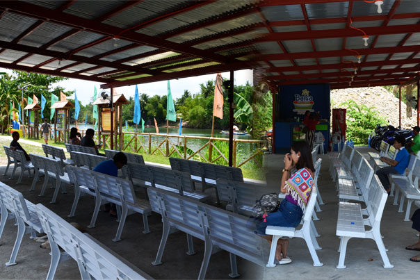 Balsa River Cruise: Native Floating Restaurant Waiting Area